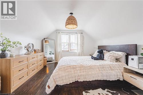 239 Rosewood Road, Hamilton, ON - Indoor Photo Showing Bedroom