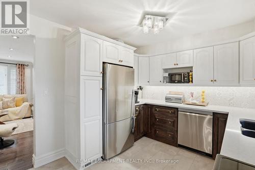 101 Organ Crescent, Hamilton, ON - Indoor Photo Showing Kitchen