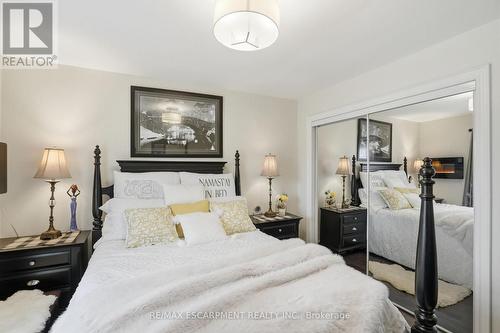 101 Organ Crescent, Hamilton, ON - Indoor Photo Showing Bedroom