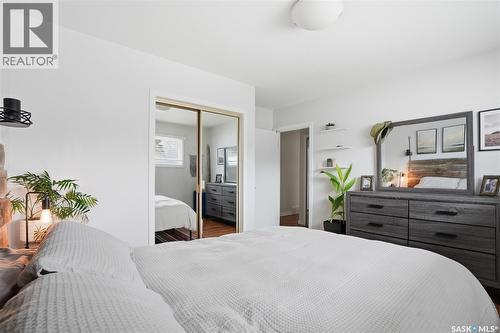 15 Stewart Avenue, Saskatoon, SK - Indoor Photo Showing Bedroom