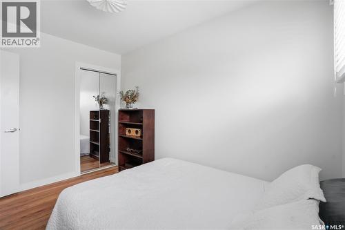 15 Stewart Avenue, Saskatoon, SK - Indoor Photo Showing Bedroom