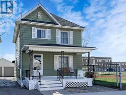 27 WOODLAND AVENUE St. Catharines, ON L2R 5A1