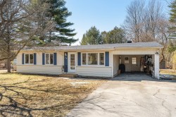 20 Rue Kennedy  Lac-Brome, QC J0E 1V0