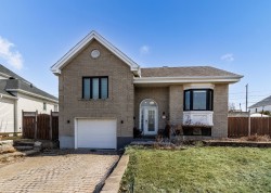304 Rue Bourget Vaudreuil-Dorion, QC J7V 9K7