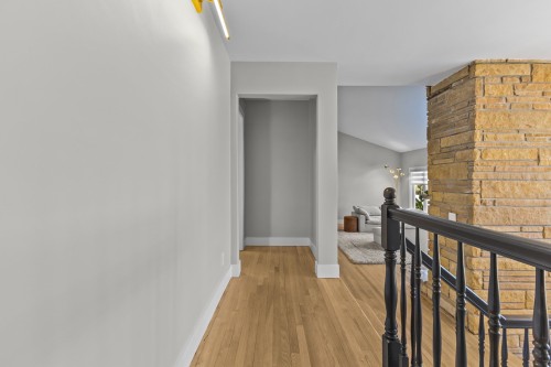 Mud Room - 160 Hampshire Road, Beaconsfield, QC - Indoor Photo Showing Other Room