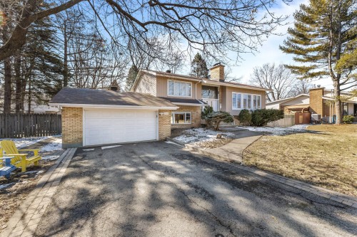 Front of Structure - 160 Hampshire Road, Beaconsfield, QC - Outdoor With Facade