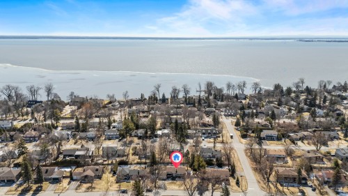 Nearby - 160 Hampshire Road, Beaconsfield, QC - Outdoor With Body Of Water With View