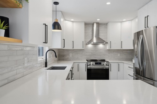 Cuisine - 45 Rue De L'Orbite, Gatineau (Hull), QC - Indoor Photo Showing Kitchen With Upgraded Kitchen