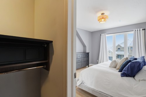 Penderie (Walk-in) - 45 Rue De L'Orbite, Gatineau (Hull), QC - Indoor Photo Showing Bedroom