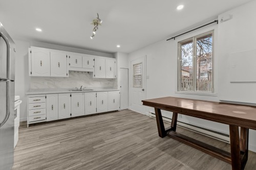 Cuisine - 1956 Rue De Villiers, Montréal (Le Sud-Ouest), QC - Indoor Photo Showing Kitchen With Double Sink