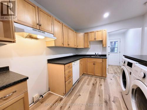 147 St Andrew Street, Ottawa, ON - Indoor Photo Showing Laundry Room
