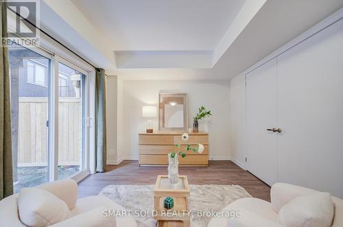 25 Origin Way, Vaughan, ON - Indoor Photo Showing Living Room