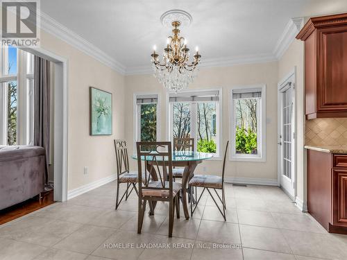 59 Black Walnut Crescent, Richmond Hill, ON - Indoor Photo Showing Dining Room
