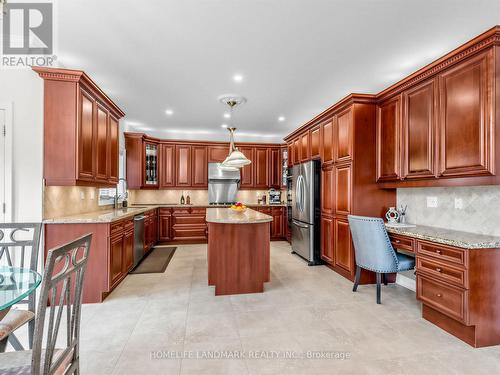 59 Black Walnut Crescent, Richmond Hill, ON - Indoor Photo Showing Kitchen