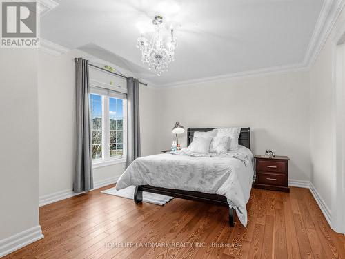 59 Black Walnut Crescent, Richmond Hill, ON - Indoor Photo Showing Bedroom
