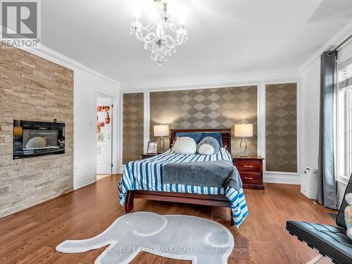 59 Black Walnut Crescent, Richmond Hill, ON - Indoor Photo Showing Bedroom