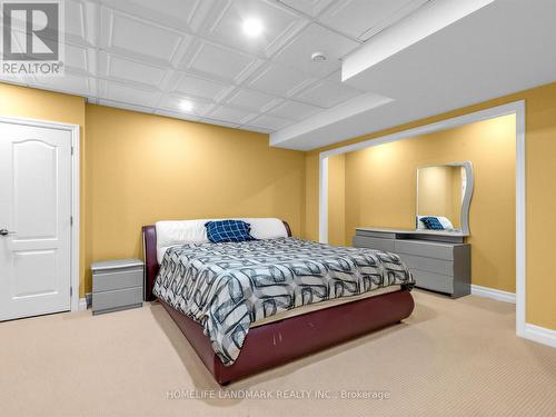 59 Black Walnut Crescent, Richmond Hill, ON - Indoor Photo Showing Bedroom