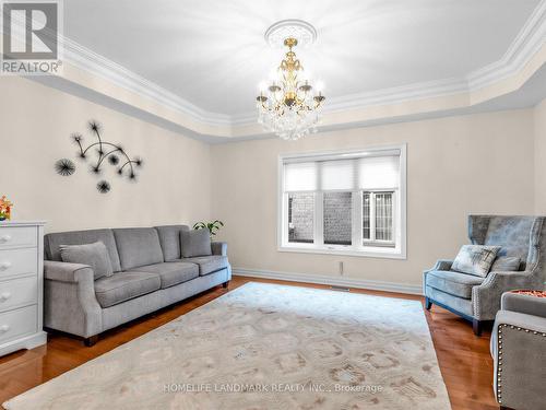 59 Black Walnut Crescent, Richmond Hill, ON - Indoor Photo Showing Living Room