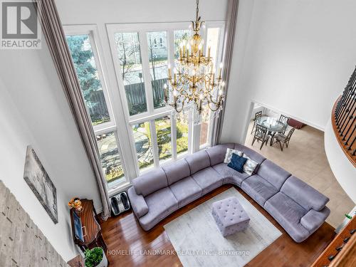 59 Black Walnut Crescent, Richmond Hill, ON - Indoor Photo Showing Living Room