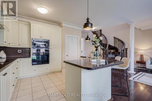 4123 Shipp Drive, Mississauga, ON - Indoor Photo Showing Kitchen