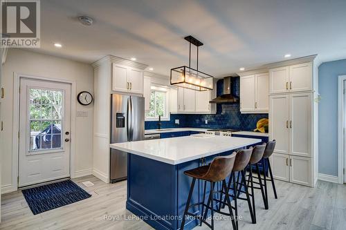 2 Maplewood Drive, Tiny, ON - Indoor Photo Showing Kitchen With Upgraded Kitchen
