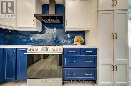 2 Maplewood Drive, Tiny, ON - Indoor Photo Showing Kitchen