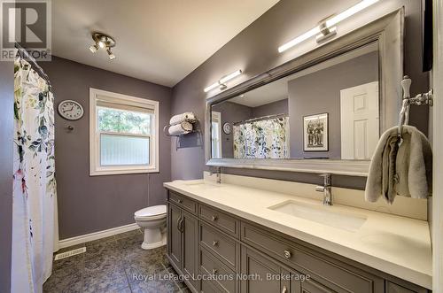 2 Maplewood Drive, Tiny, ON - Indoor Photo Showing Bathroom
