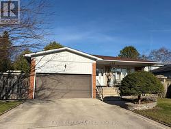 43 APPIAN DRIVE Toronto, ON M2J 2P8