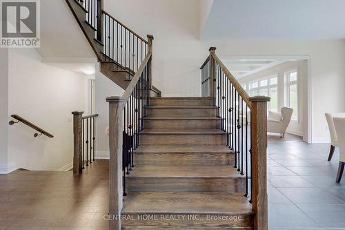 27 Upbound Court, East Gwillimbury, ON - Indoor Photo Showing Other Room