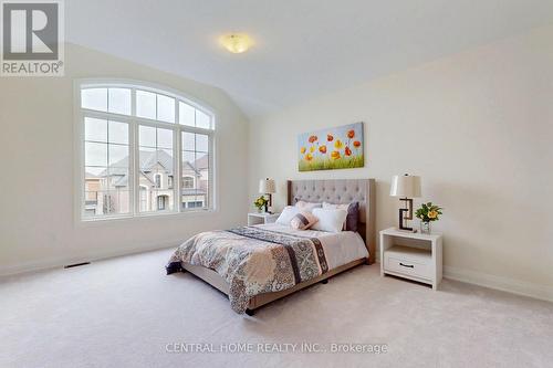 27 Upbound Court, East Gwillimbury, ON - Indoor Photo Showing Bedroom
