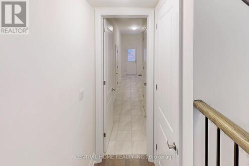 27 Upbound Court, East Gwillimbury, ON - Indoor Photo Showing Other Room