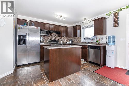 515 Coad Crescent, Saskatoon, SK - Indoor Photo Showing Kitchen