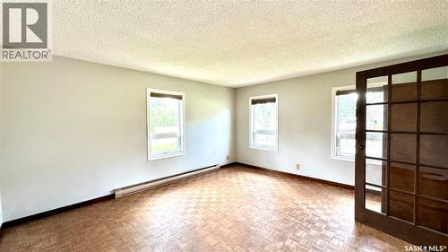 209 1St Street E, Dinsmore, SK - Indoor Photo Showing Other Room