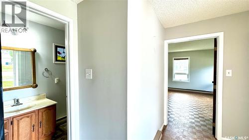 209 1St Street E, Dinsmore, SK - Indoor