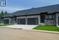 11 - 32 POSTMA CRESCENT North Middlesex (Ailsa Craig), ON N0M 1A0