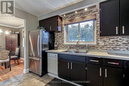 286 Panorama Crescent, London South (South J), ON - Indoor Photo Showing Kitchen With Double Sink