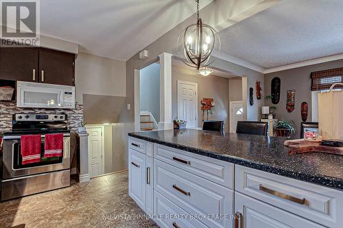 286 Panorama Crescent, London South (South J), ON - Indoor Photo Showing Kitchen