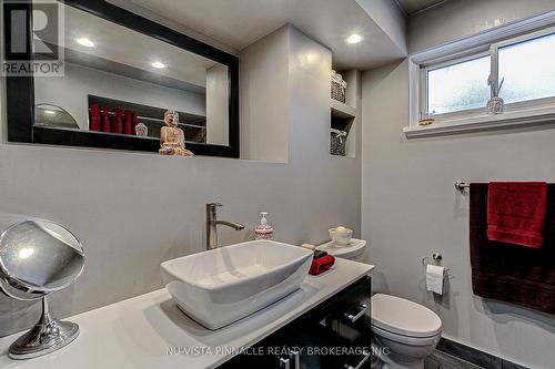 286 Panorama Crescent, London South (South J), ON - Indoor Photo Showing Bathroom