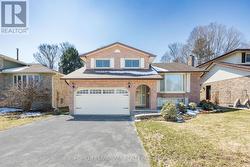 254 ATHABASCA STREET  Oshawa, ON L1H 8E4