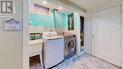 32 Arco Circle, Vaughan, ON - Indoor Photo Showing Laundry Room