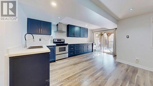 32 Arco Circle, Vaughan, ON - Indoor Photo Showing Kitchen
