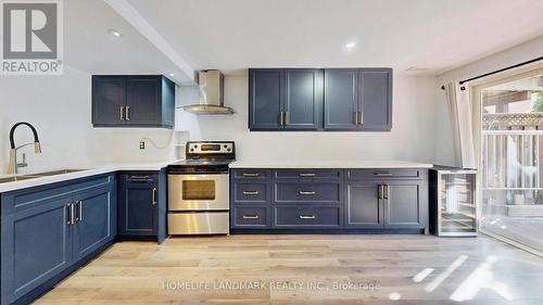 32 Arco Circle, Vaughan, ON - Indoor Photo Showing Kitchen