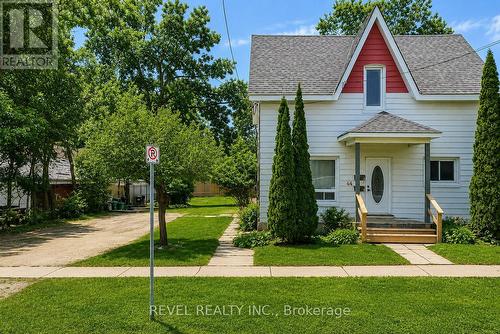 Virtually edited for seasonal - 44 Parkside Drive, Barrie, ON 