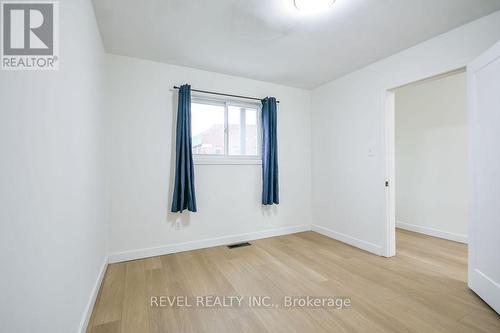 Primary Bed - 44 Parkside Drive, Barrie, ON 