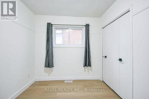 bed 2 - 44 Parkside Drive, Barrie, ON 