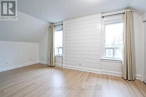 44 Parkside Drive, Barrie, ON 