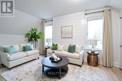44 Parkside Drive, Barrie, ON 