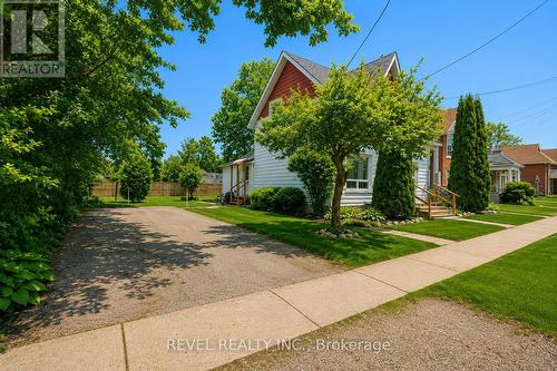 44 Parkside Drive, Barrie, ON 