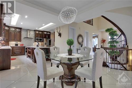 699 Ballycastle Crescent, Ottawa, ON - Indoor Photo Showing Dining Room