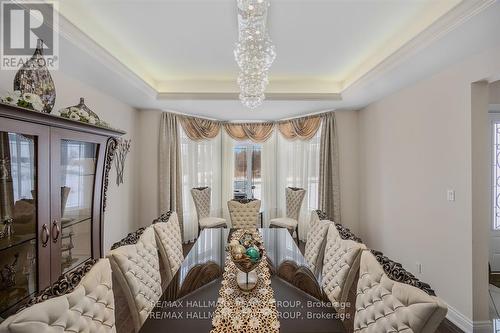 699 Ballycastle Crescent, Ottawa, ON - Indoor Photo Showing Living Room